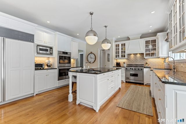 10 Pheasant Hill Road, Weston, CT 06883