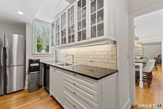 10 Pheasant Hill Road, Weston, CT 06883