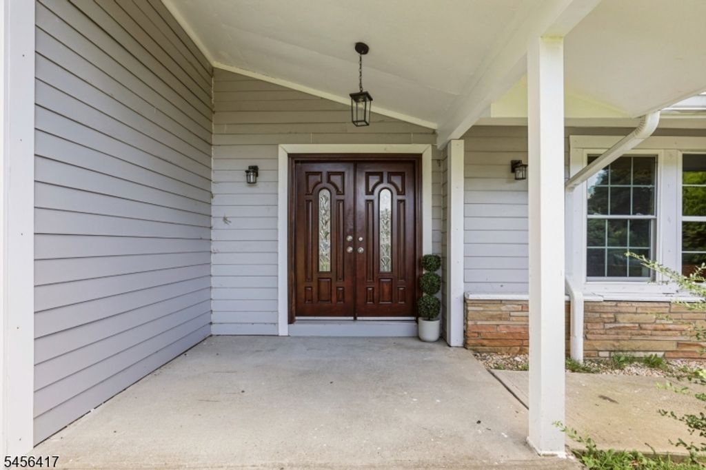496 Seven Oaks Ct, City Of Orange Twp., NJ 07050 — photo 3