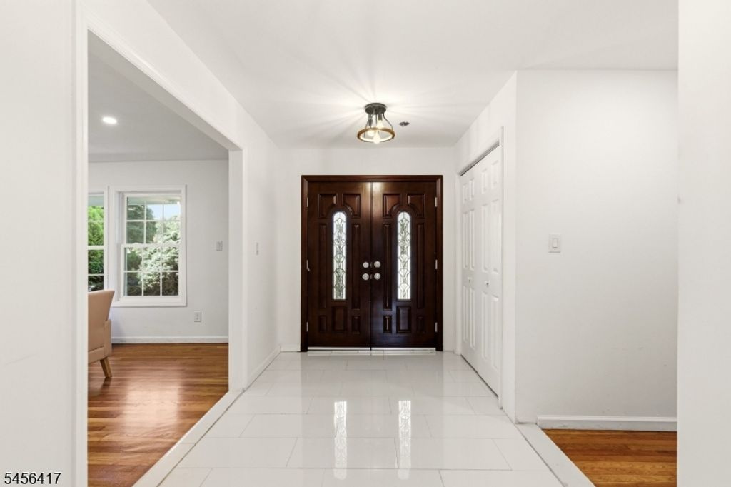 496 Seven Oaks Ct, City Of Orange Twp., NJ 07050 — photo 4