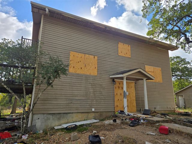 128 RED FOX LN, Bastrop, TX 78602