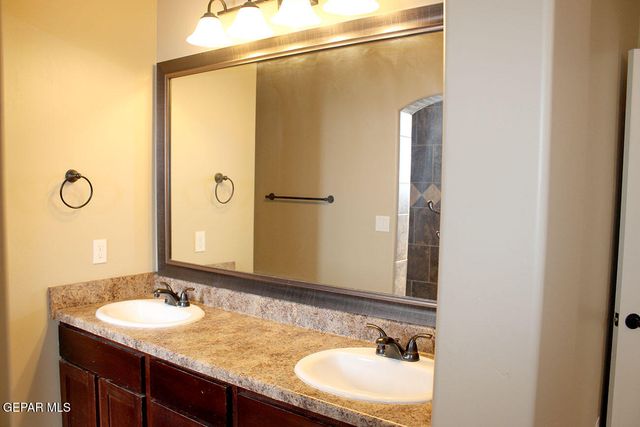 853 BLUE PARK Avenue, Santa Teresa, NM 88008