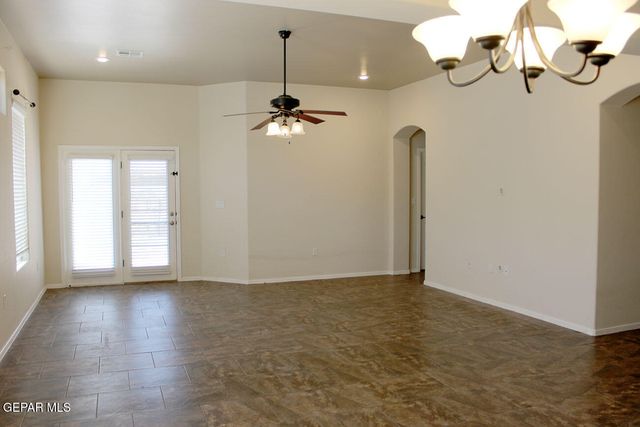853 BLUE PARK Avenue, Santa Teresa, NM 88008