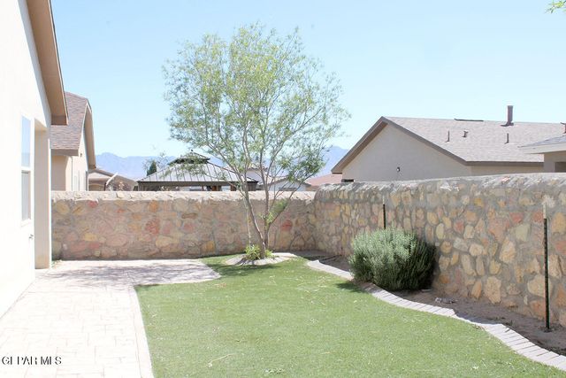 853 BLUE PARK Avenue, Santa Teresa, NM 88008