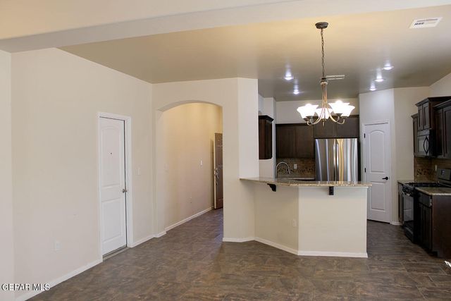 853 BLUE PARK Avenue, Santa Teresa, NM 88008