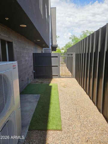 232 S ROOSEVELT Street, Tempe, AZ 85281