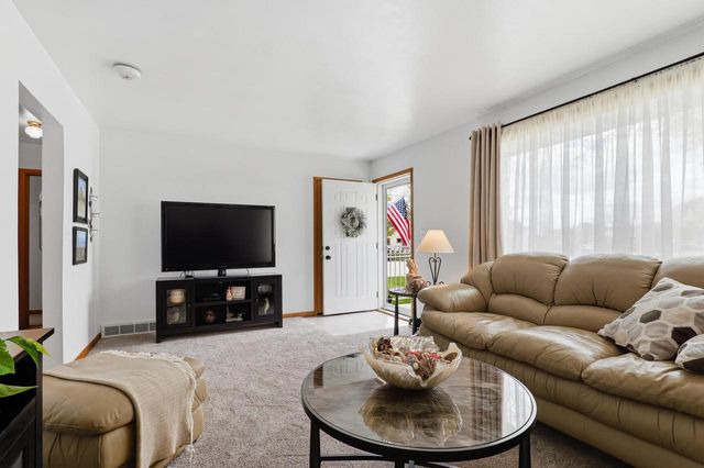 2825 S 7th STREET, Sheboygan, WI 53081