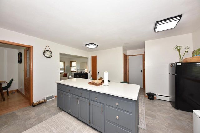 500 Oakwood ROAD, Oak Creek, WI 53154