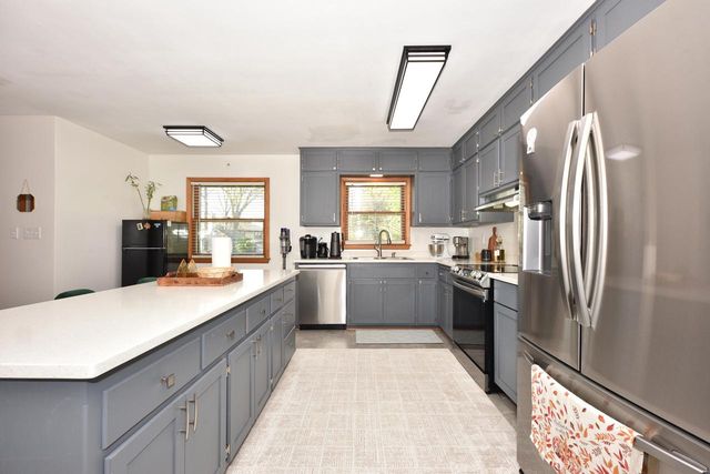 500 Oakwood ROAD, Oak Creek, WI 53154