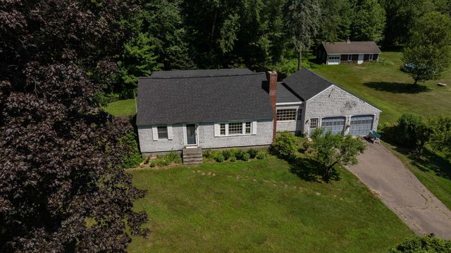6 Exeter Road, Kingston, NH 03848
