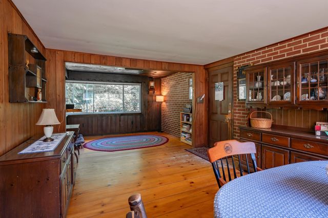 6 Exeter Road, Kingston, NH 03848