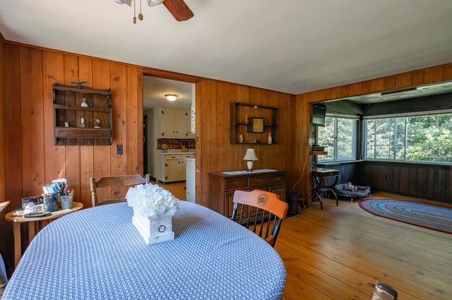 6 Exeter Road, Kingston, NH 03848