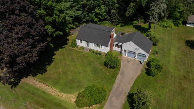 6 Exeter Road, Kingston, NH 03848