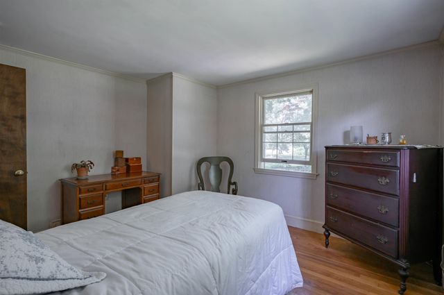 6 Exeter Road, Kingston, NH 03848