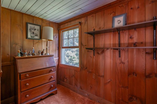 6 Exeter Road, Kingston, NH 03848