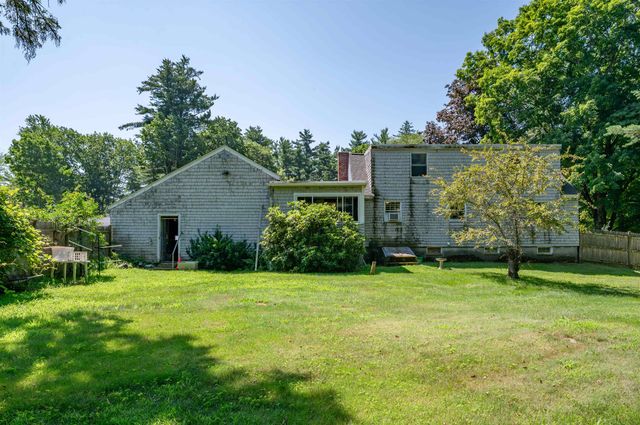 6 Exeter Road, Kingston, NH 03848