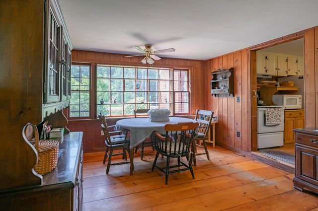 6 Exeter Road, Kingston, NH 03848