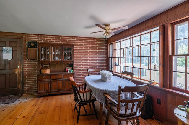 6 Exeter Road, Kingston, NH 03848