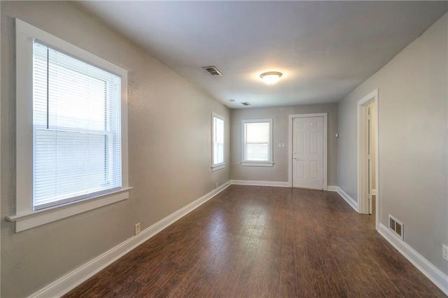 7603 Pennsylvania Avenue, Kansas City, MO 64114