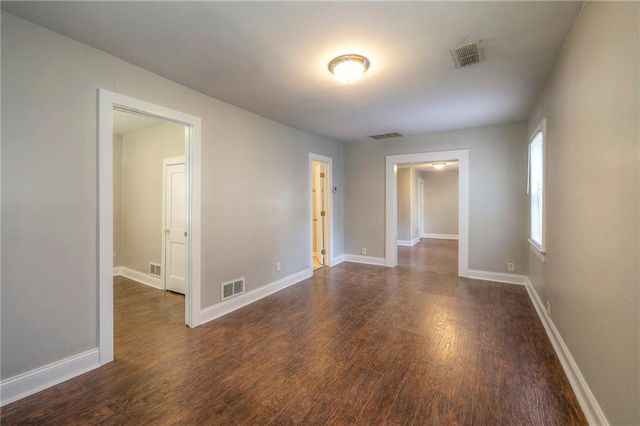 7603 Pennsylvania Avenue, Kansas City, MO 64114