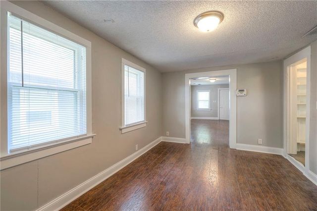 7603 Pennsylvania Avenue, Kansas City, MO 64114