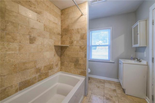 7603 Pennsylvania Avenue, Kansas City, MO 64114