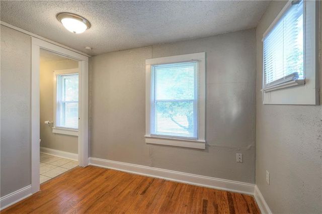 7603 Pennsylvania Avenue, Kansas City, MO 64114