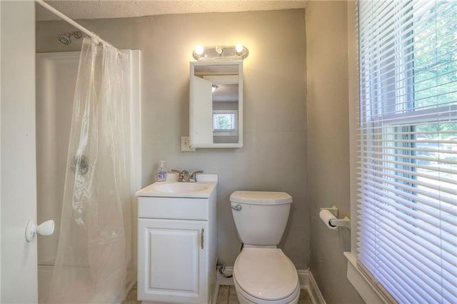 7603 Pennsylvania Avenue, Kansas City, MO 64114