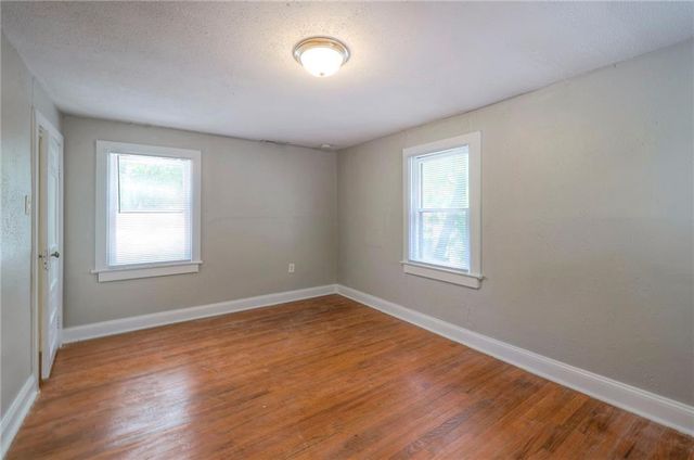 7603 Pennsylvania Avenue, Kansas City, MO 64114