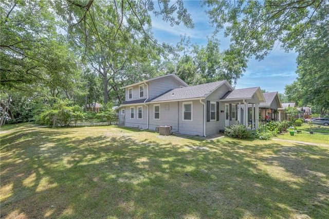 7603 Pennsylvania Avenue, Kansas City, MO 64114