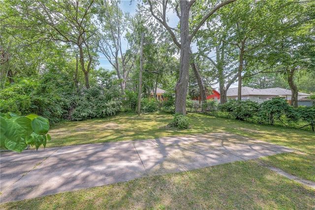 7603 Pennsylvania Avenue, Kansas City, MO 64114