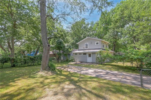 7603 Pennsylvania Avenue, Kansas City, MO 64114