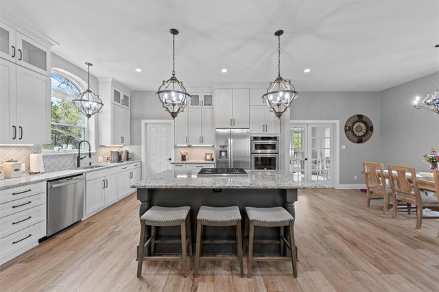 5926 Lakeside DR, Belton, TX 76513