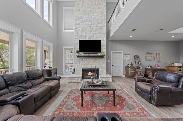 5926 Lakeside DR, Belton, TX 76513