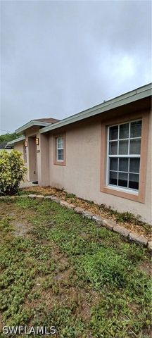 2330 Della DR, Naples, FL 34117