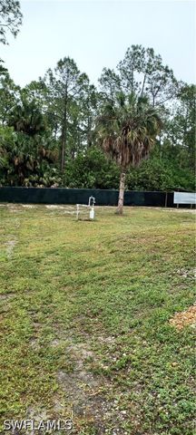 2330 Della DR, Naples, FL 34117