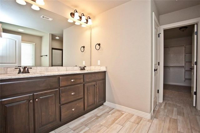 728 NW 64th Avenue, Bentonville, AR 72712