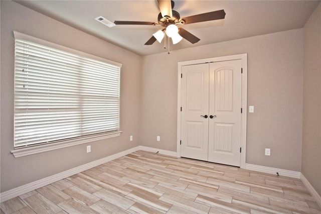 728 NW 64th Avenue, Bentonville, AR 72712