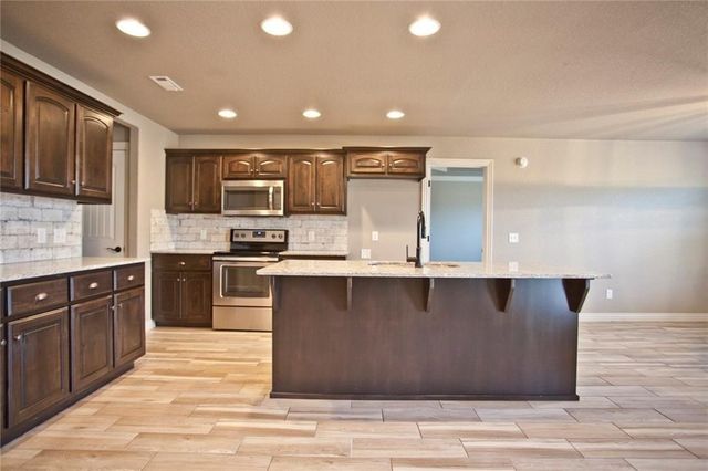 728 NW 64th Avenue, Bentonville, AR 72712