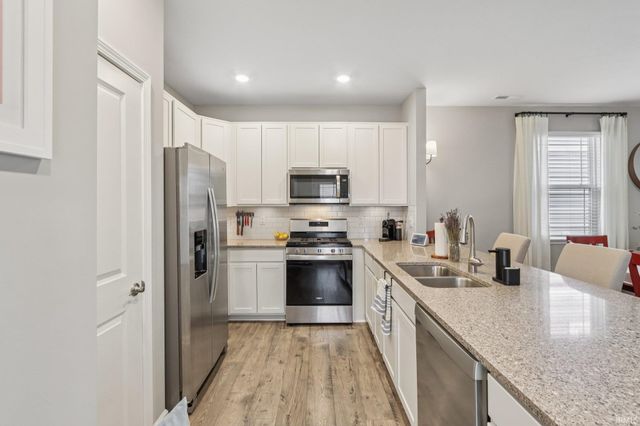 2606 Barstow Drive, Whitestown, IN 46075