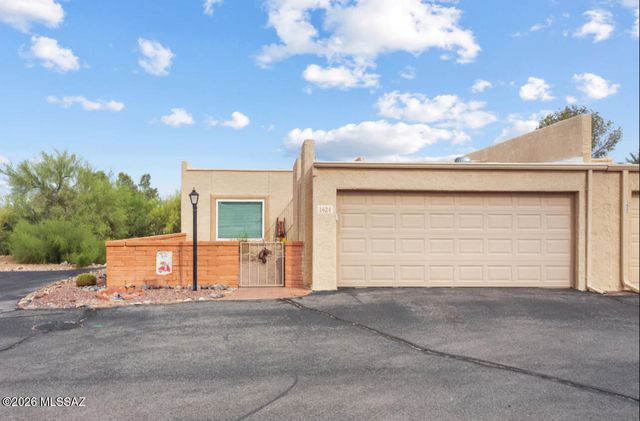 1424 N Rio Sonora, Green Valley, AZ 85614