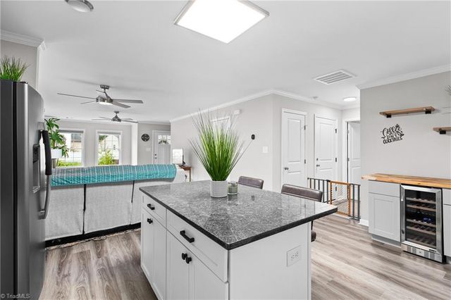 2709 Farmbrook Road, Winston-salem, NC 27103