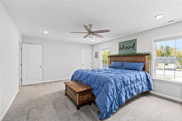 2709 Farmbrook Road, Winston-salem, NC 27103