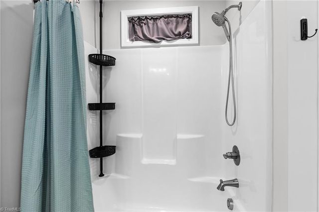 2709 Farmbrook Road, Winston-salem, NC 27103