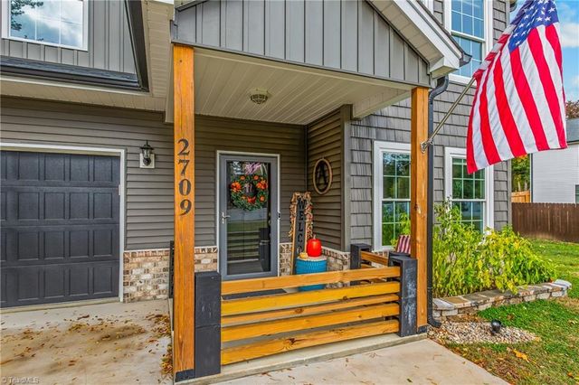 2709 Farmbrook Road, Winston-salem, NC 27103