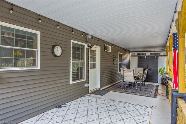 2709 Farmbrook Road, Winston-salem, NC 27103