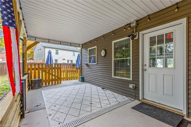 2709 Farmbrook Road, Winston-salem, NC 27103