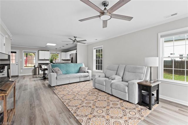 2709 Farmbrook Road, Winston-salem, NC 27103