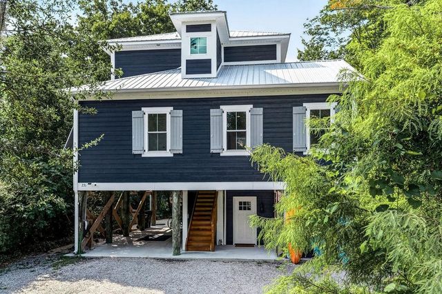 231 Watson Way, Pawleys Island, SC 29585