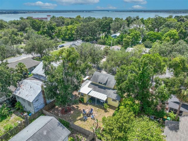 834 N ALEXANDER STREET, Mount Dora, FL 32757
